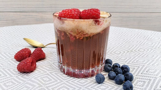 Hit internetu: Berry coffee dobylo sociální sítě. Káva s lesními plody je na léto jako dělaná