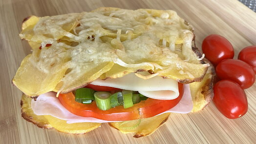 Zkusila jsem bramborovou placku ze 2 surovin místo tortilly. Tento originální wrap se opravdu povedl