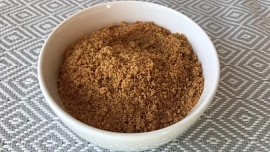 Jak chutná panela: Sladidlo z cukrové třtiny voní po karamelu a skvěle vylepší džemy i drobenku na koláč