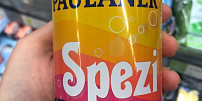 Legendární německý nápoj Spezi se míchá z coly a oranžády. Takhle to zvládnete doma