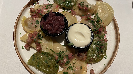 Nejoblíbenější polské jídlo jen ze tří surovin lze jíst nasladko i naslano: Pierogi připravíte raz dva