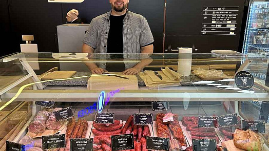 Jeho špekáčky jsou vyhlášené. Příběh kluka, který vsadil na poctivé řemeslo