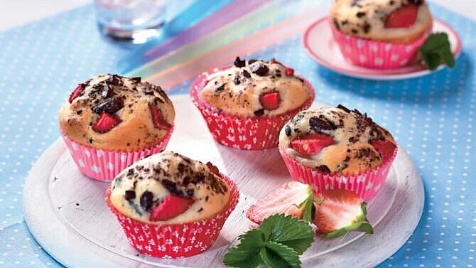 Jen 20 minut v troubě a máte jahodové muffiny, po kterých se doma jenom zapráší