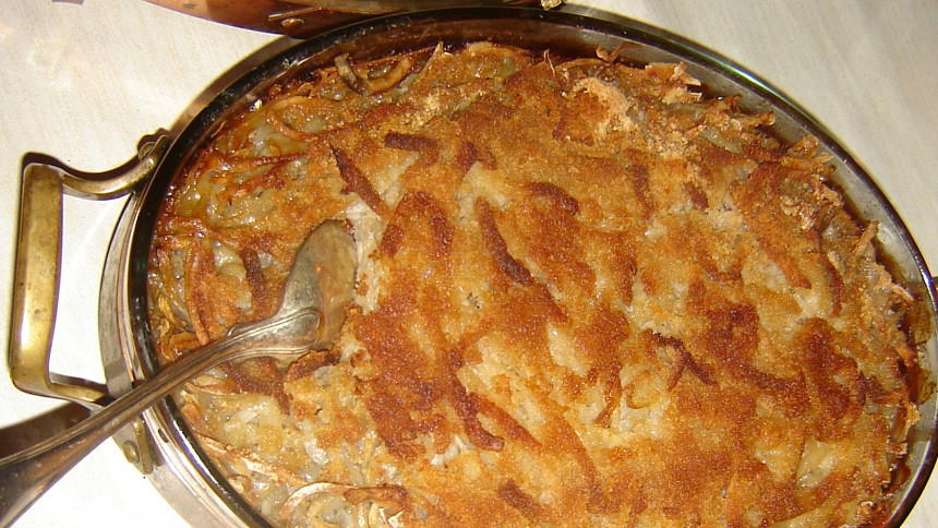 Zapékané brambory na švédský způsob: Janssonovu pokušení se smetanou a šproty neodolá nikdo ani u nás