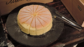 Japonský cheesecake: Je jednodušší než slavný americký bratříček, nadýchaný jako suflé se rozplývá na jazyku a božsky chutná