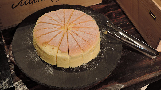 Japonský cheesecake: Je jednodušší než slavný americký bratříček, nadýchaný jako suflé se rozplývá na jazyku a božsky chutná