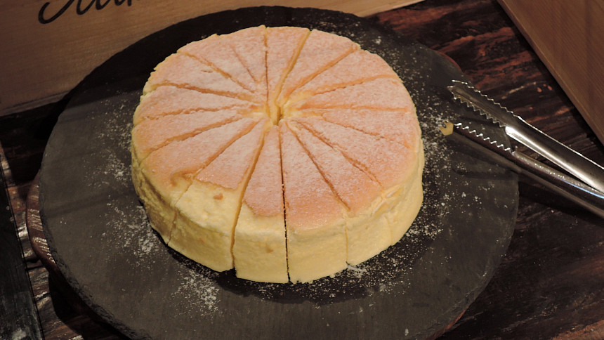 Japonský cheesecake: Je jednodušší než slavný americký bratříček, nadýchaný jako suflé se rozplývá na jazyku a božsky chutná
