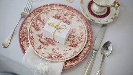 Jak pečovat o porcelán a stříbrné příbory? Pomůže ocet, banánová slupka nebo kečup!