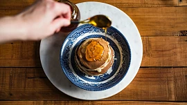 Javorový sirup objevil kdysi dávno indiánský náčelník. Dnes tuhle delikatesu miluje celý svět!