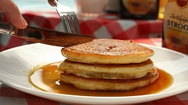 Javorový sirup je sladký, přesto zdravý. Objevil ho indiánský náčelník máchající sekerkou