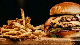 Souboj na talíři: Připravte si hamburger s trhaným masem jako šéfkuchař!