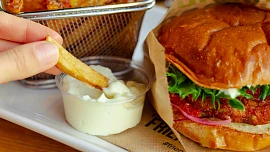 Majonéza patří nejen na hranolky. Tuto geniální omáčku si oblíbil už kardinál Richelieu