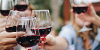 Dejte na radu Francouzů! 6 dobrých důvodů, proč pít kvalitní červené víno