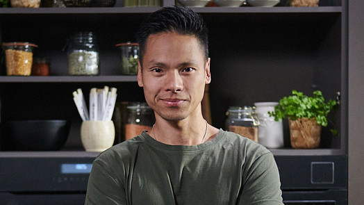 Šéfkuchař Khanh Ta vás naučí všechny asijské pecky: Snadno tak zvládnete domácí kimchi i legendární smažené závitky