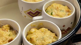 Hrníčkové knedlíky můžete mít připravené do pěti minut: Chutnají báječně a uvařit je dokáže i kuchařský amatér