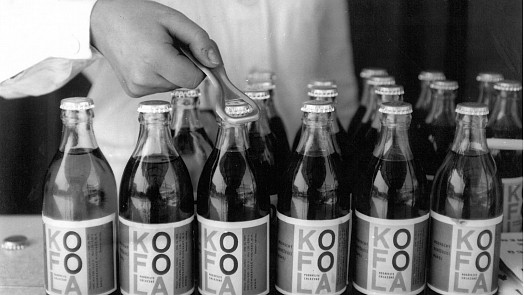 Retro okénko: Kofola je český poklad mezi limonádami. Proč vznikla na příkaz vlády a nahradila Coca-Colu?