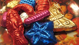 Vánoční tradice za socialismu: Kolekce od ROH a hodinové fronty na mandarinky