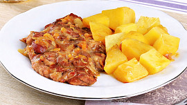 Dokonalá vepřová krkovička po selsku: Tajemství šťavnatého masa se skrývá v jedné nenápadné surovině