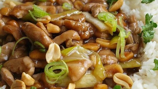 Rychlá a výborná česká čína: Variaci na kung pao máte hotovou během chvíle a jinou už nikdy chtít nebudete