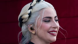 Jídelníček Lady Gaga: Popová hvězda si k snídani dává dvě vejce, miluje kokosovou vodu a boloňskou omáčku s růžovým vínem