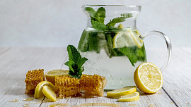 S vůní bylinek: Připravte si osvěžující limonádu z vlastnoručně vyrobeného sirupu