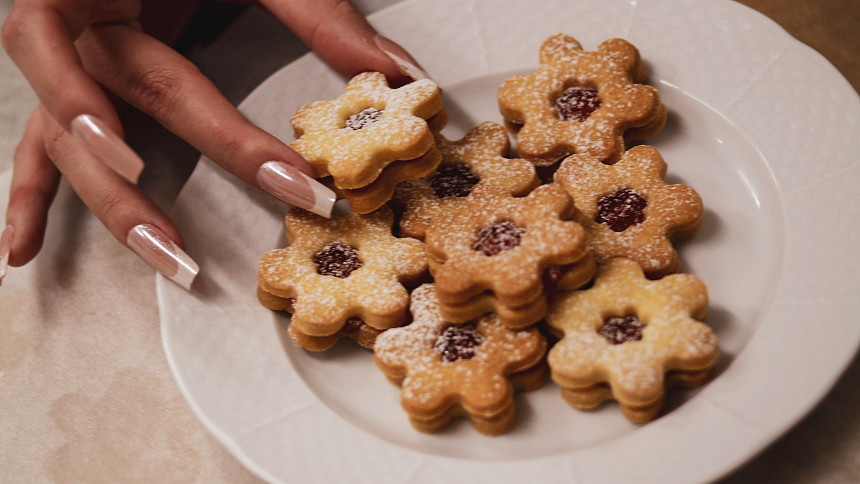 Linecké, které máte připravené bez dlouhých příprav, potěší každého, kdo potřebuje narychlo cukroví.