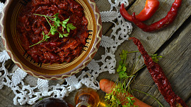 Bulharská ljutenica: Originální recept na omáčku podobnou ajvaru nám poskytla Mariana z Plovdivu
