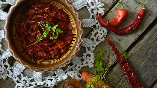Bulharská ljutenica: Originální recept na omáčku podobnou ajvaru nám poskytla Mariana z Plovdivu