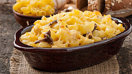 Sýrová lahůdka, která zahřeje a potěší smysly: Mac and chesse voní muškátem a chutná po čedaru s parmezánem