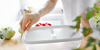 Jak odstranit zápach z plastových dóz: Pomůže soda, citron nebo věc, kterou byste jinak vyhodili