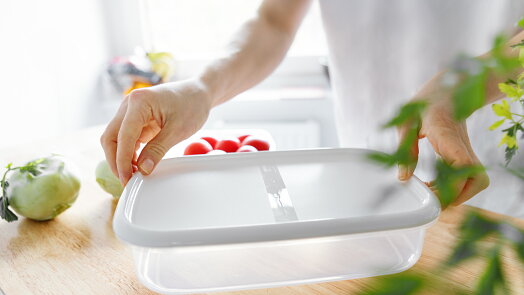 Jak odstranit zápach z plastových dóz: Pomůže soda, citron nebo věc, kterou byste jinak vyhodili