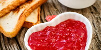 Neobvyklý způsob, jak zpracovat přebytek rajčat. Sladká rajčatová marmeláda chutná podobně jako meruňková
