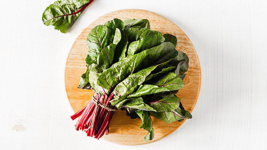 Mangold jako hvězda kuchyně: Roste skoro pořád a překvapí zajímavou chutí i všestranností