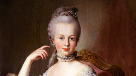 Královna Marie Antoinetta milovala croissanty, vodu si nechávala dovážet a pila ji s květy pomerančovníku