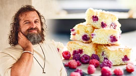 Nadýchaná bublanina s drobenkou podle cukráře Josefa Maršálka. Aby bylo těsto vláčné, prospěje mu podmáslí