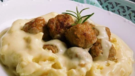 Výlet od středověku: Masové kuličky v mandlové omáčce voní vínem a kořením a chutnají fantasticky