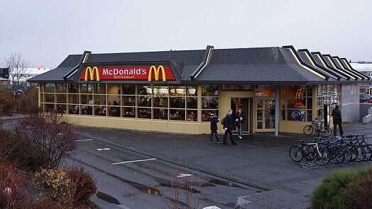 McDonald's čelí žalobě kvůli cenám jídel. Umělá inteligence je údajně mohla ovlivňovat v neprospěch zákazníků