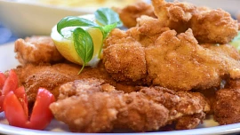 10 nejoblíbenějších večeří v Evropě: Jak na ten nejlepší vídeňský řízek nebo řeckou musaku?