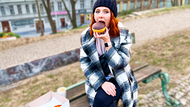 VIDEO: Eliška testuje veganské restaurace v Praze. Tlačenka bez masa, nekachna i veganský koblížek stojí za ochutnání