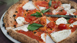 Historie neapolské pizzy: Oblíbená Margherita dostala název podle mlsné šlechtičny