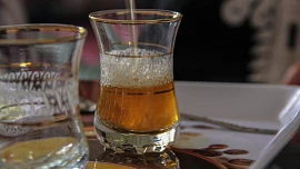 Marocký čaj tuareg vás osvěží a ještě dokonale povzbudí. Dejte si jej místo kávy!