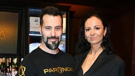 Václav Noid Bárta si potrpí na řízek s domácím bramborovým salátem: Jeho žena Eliška prozradila, čím je ten její tak odlišný