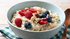 KVÍZ: Jak se dostatečně najíst a nepřibrat přitom na váze? Zjistěte, kdy pomůže vejce a proč se vyhnout bílému pečivu