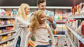 Přehled supermarketů, které zůstanou otevřené během svátků 5. a 6. července, a jak si poradit s online objednávkou