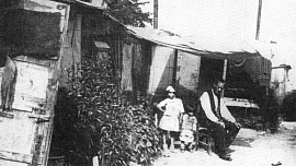 Dělnické rodiny před sto lety: Za mzdu 180 korun měsíčně se moc nepořídilo, kilogram masa stál 16 korun, sádla 18 Kč a pivo 3 Kč