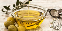 Porovnání olejů: Opravdu je olivový nejzdravější? A kterému druhu se raději vyhnout?