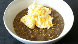 Pivní polévka ze středověku vypadá jako kaše, ale chutná skvěle a uvařená je do půlhodinky