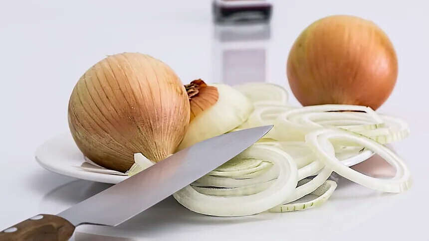 Jak skladovat rozkrojenou cibuli a jak dlouho vydrží