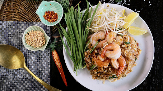 Pad thai: Příběh thajské speciality, kterou zvládne připravit každý. Pro dokonalou chuť je ale klíčová jedna ingredience