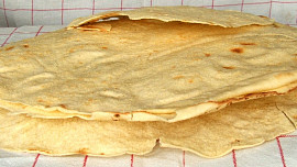 Pane carasau: Křupavý chléb skvěle nahradí chipsy, čerstvý vydrží rok a na tuto pochoutku ze Sardinie potřebujete jen 3 ingredience